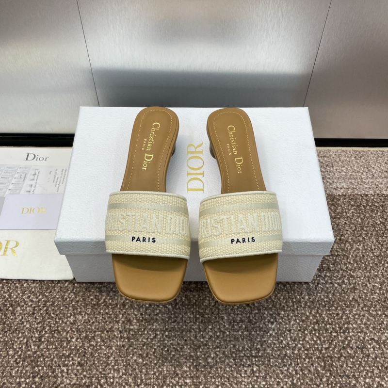 ch**an D*or slippers
